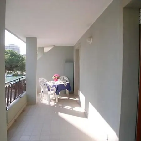 Apartment In 21526 *
